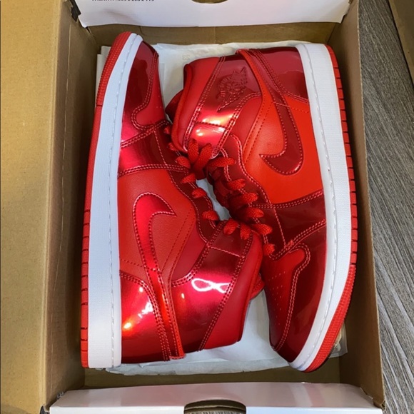 Jordan 1 Mid SE Pomegranate - Picture 2 of 2